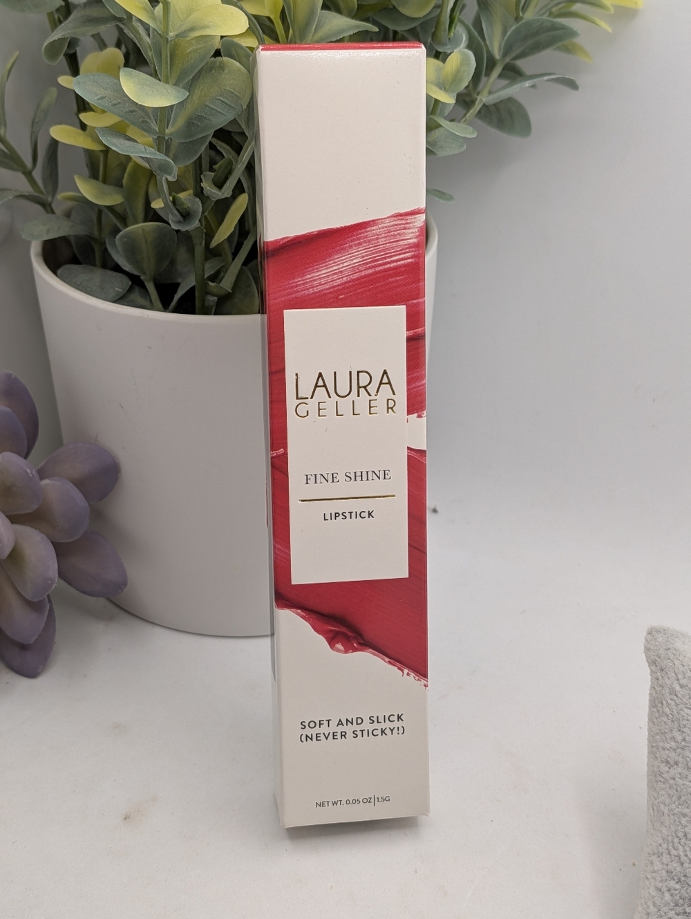 Laura Geller Fine Shine Lipstick -on The Town Deep Rose Red